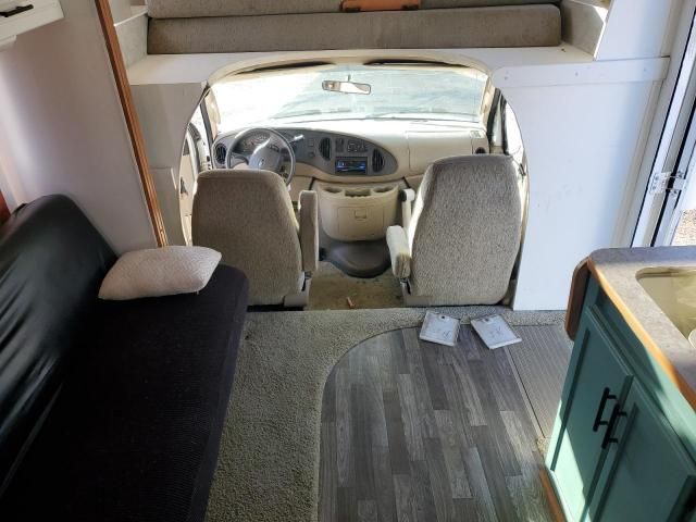 2006 Winnebago 2006 Ford Econoline E450 Super Duty Cutaway Van