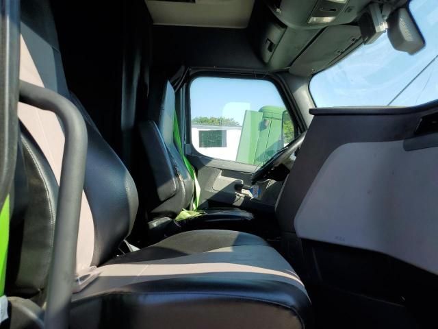 2018 Freightliner Cascadia 126