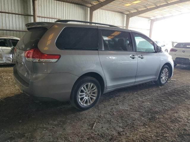 2013 Toyota Sienna XLE