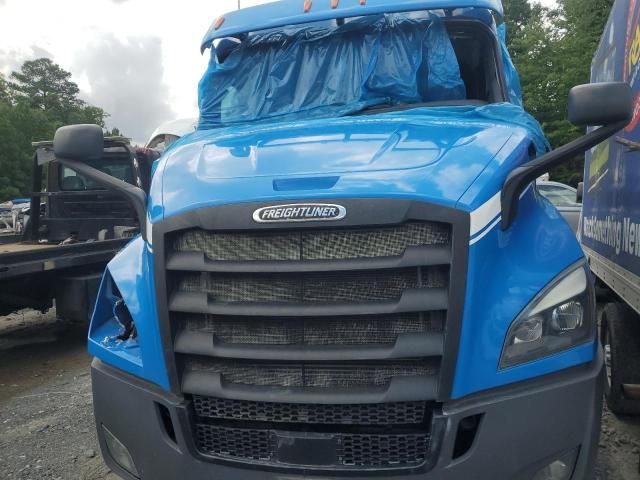 2019 Freightliner Cascadia 116