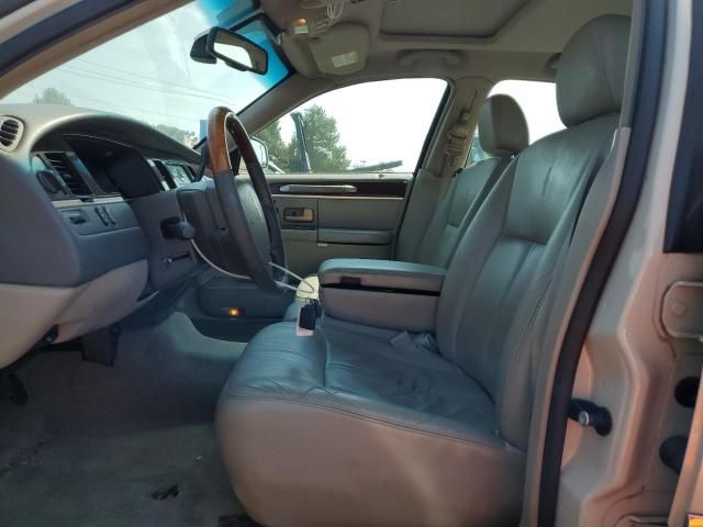 2007 Lincoln Town Car Signature Limited