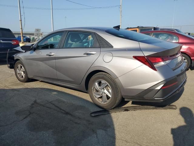 2024 Hyundai Elantra SE