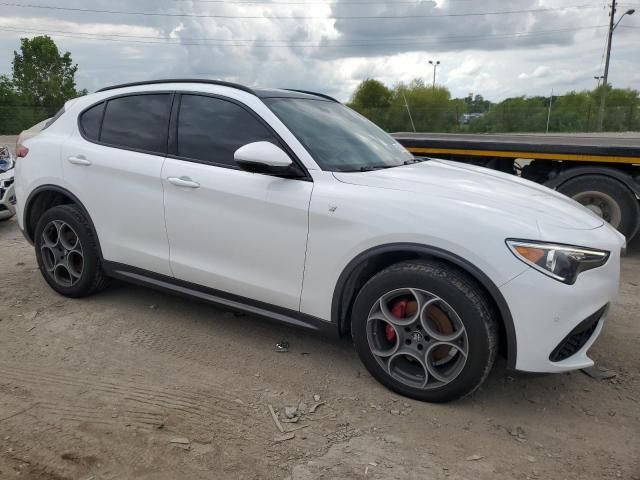 2022 Alfa Romeo Stelvio TI