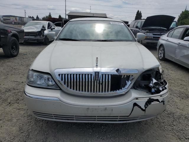 2005 Lincoln Town Car Signature Limited