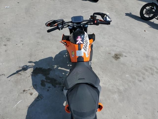 2023 KTM 790 Duke