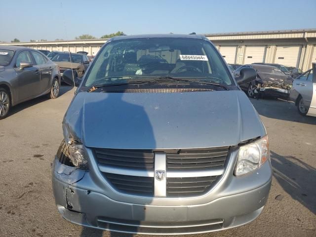 2005 Dodge Grand Caravan SE