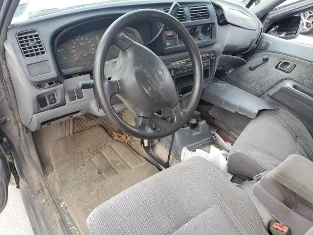 2000 Nissan Frontier King Cab XE