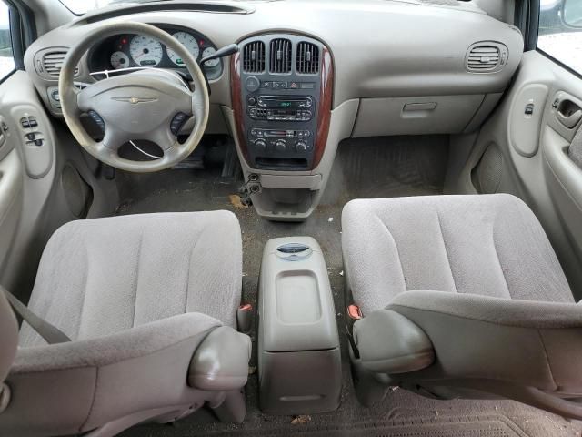 2001 Chrysler Town & Country LX