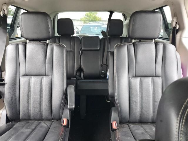 2012 Chrysler Town & Country Touring