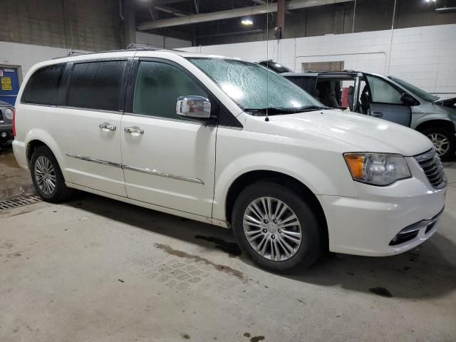 2013 Chrysler Town & Country Touring L