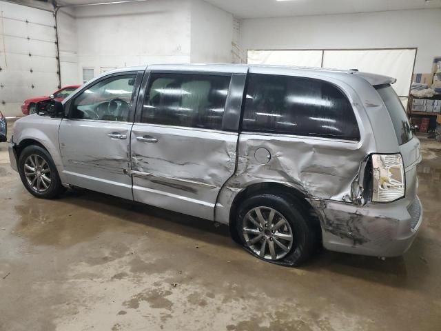 2015 Chrysler Town & Country S