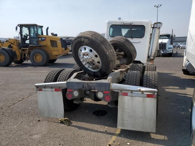 2011 Peterbilt 384