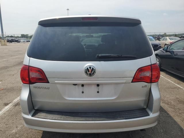 2011 Volkswagen Routan SE