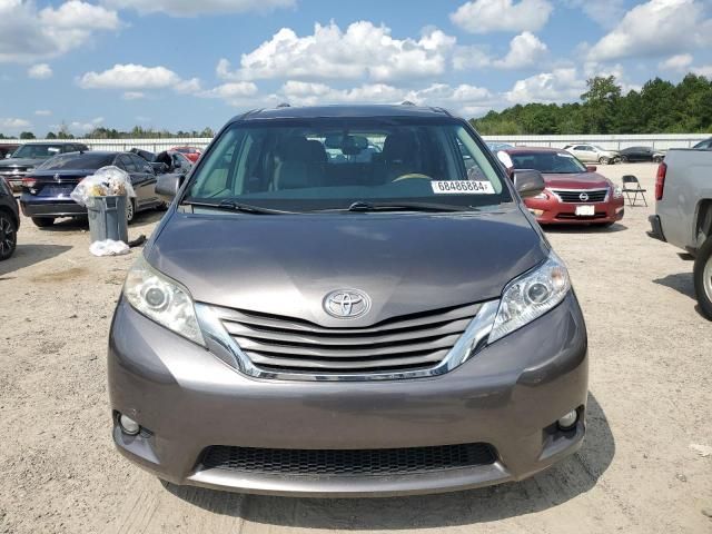 2013 Toyota Sienna XLE