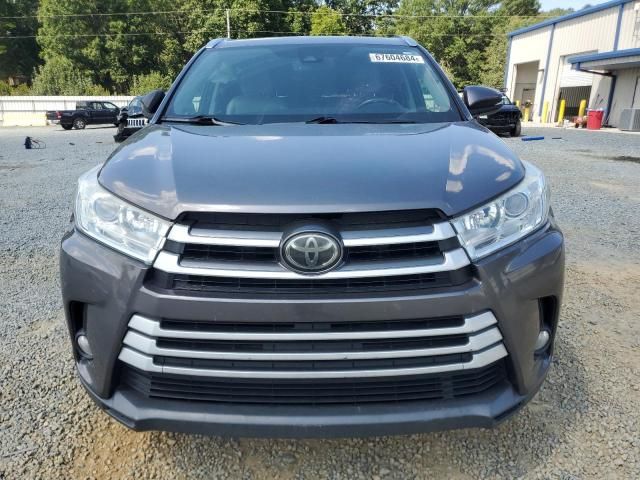 2017 Toyota Highlander SE