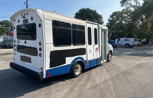 2014 Ford Econoline E350 Super Duty Cutaway Van