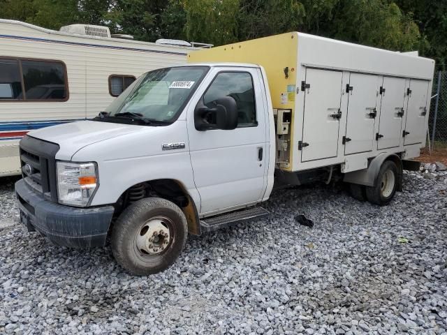 2017 Ford Econoline E450 Super Duty Cutaway Van