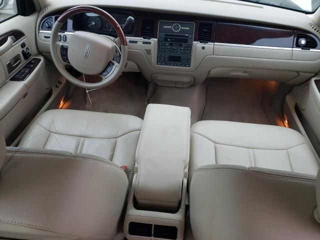 2007 Lincoln Town Car Signature Limited