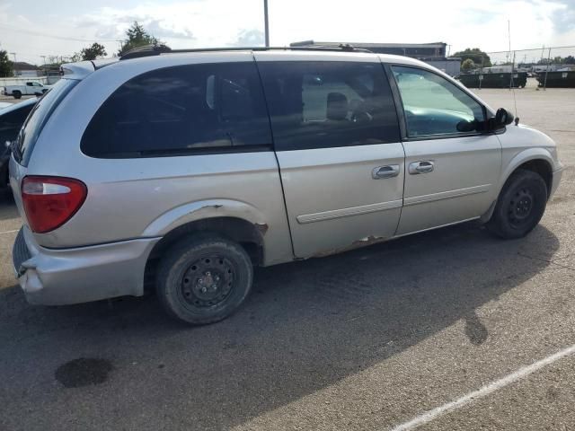 2006 Chrysler Town & Country LX