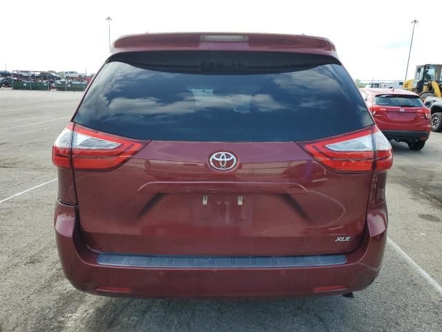 2016 Toyota Sienna XLE