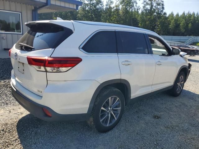 2019 Toyota Highlander SE