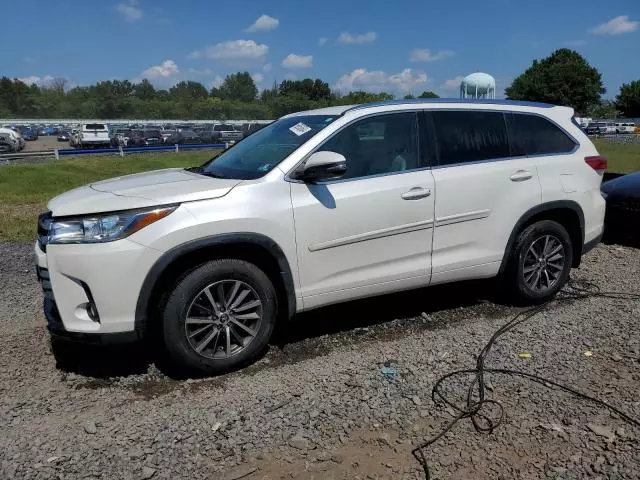 2017 Toyota Highlander SE