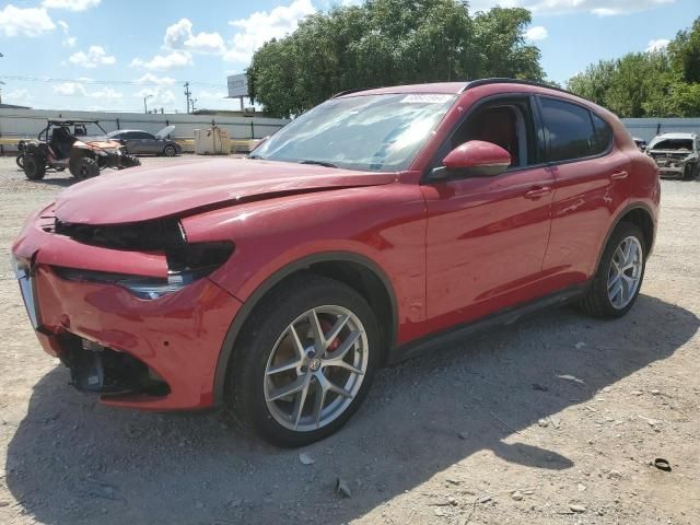 2018 Alfa Romeo Stelvio Sport