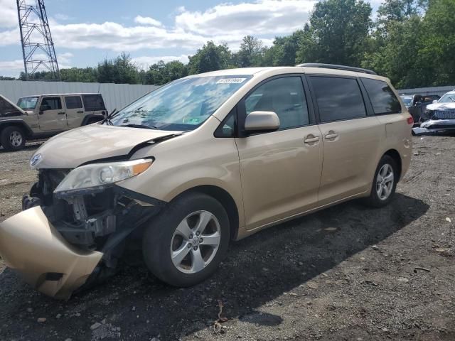 2012 Toyota Sienna LE