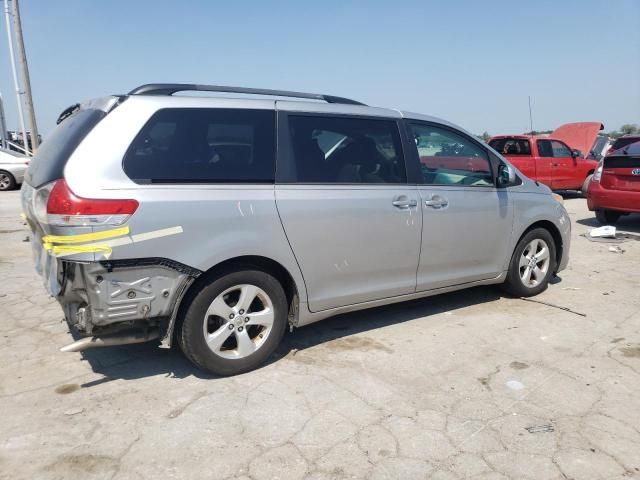 2014 Toyota Sienna LE