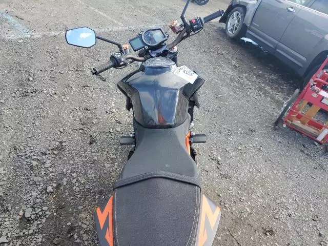 2015 KTM 1290 Super Duke R