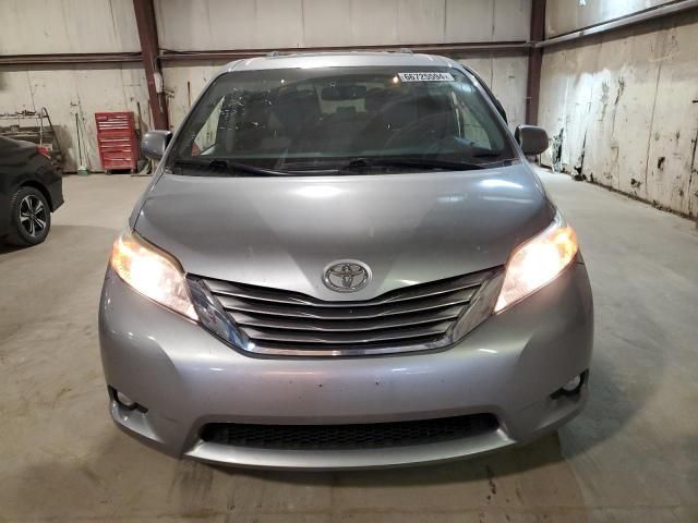 2016 Toyota Sienna XLE