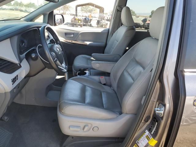 2016 Toyota Sienna XLE