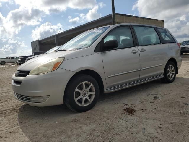 2004 Toyota Sienna CE