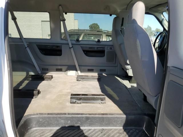 2013 Ford Econoline E350 Super Duty Wagon