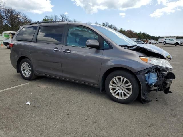 2017 Toyota Sienna XLE