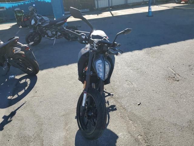 2023 KTM 390 Duke