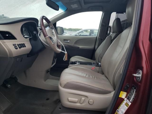 2013 Toyota Sienna XLE