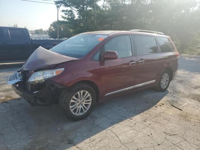 2021 Toyota Sienna XLE