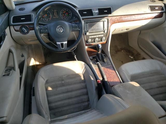 2012 Volkswagen Passat SEL