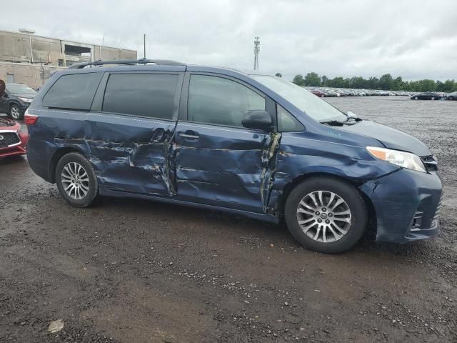 2018 Toyota Sienna XLE