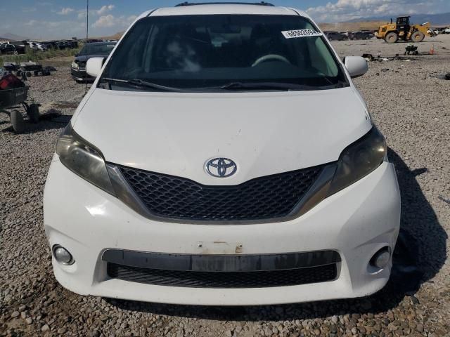 2011 Toyota Sienna Sport