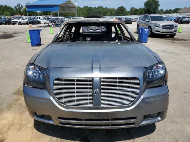 2006 Dodge Magnum SE