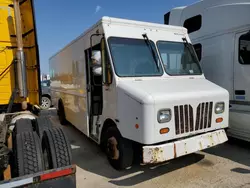 Salvage trucks for sale at Elgin, IL auction: 2011 Workhorse Custom Chassis Commercial Chassis W42