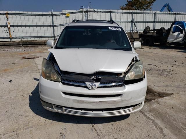 2004 Toyota Sienna XLE