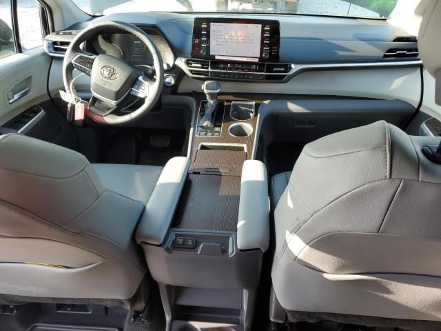 2023 Toyota Sienna XLE