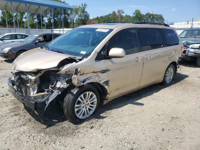 2012 Toyota Sienna XLE