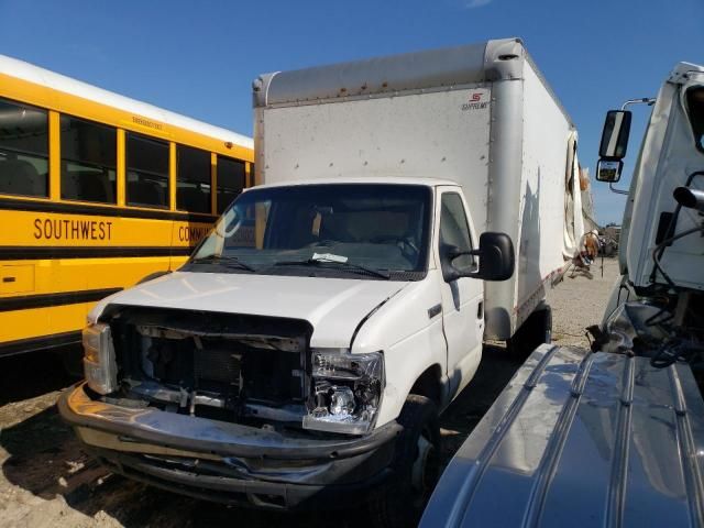 2019 Ford Econoline E450 Super Duty Cutaway Van