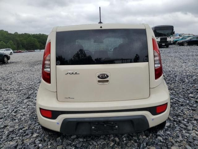 2013 KIA Soul +