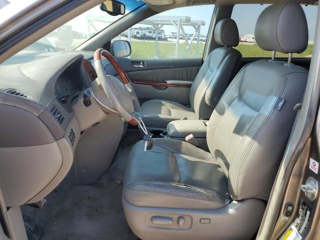 2005 Toyota Sienna XLE