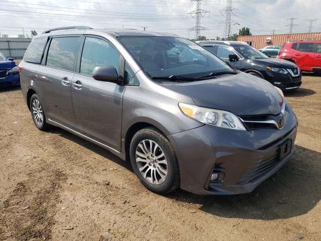 2018 Toyota Sienna XLE